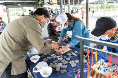 「螢光點點市集」攤位