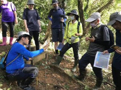 宜蘭縣愛南澳生態旅遊發展協會於南澳古道辦理手作步道工作假期情形