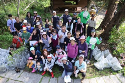 圖3.參加人員合影紀念，為營造友善紫斑蝶棲地環境盡一份心力。（新竹林管處提供）
