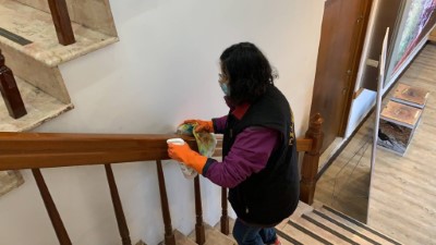 區內場館扶手、展示櫃等遊客易接觸地方每日均消毒2次