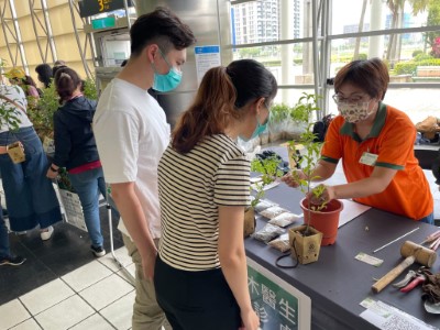 「甘霖植物診所」是由台灣第一位樹木醫生所設立，透過植物照養諮詢，讓你輕鬆從植物黑手指變成綠手指!(新竹林管處提供)