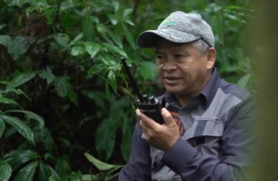 余長強技術士用心守護山林，與當地居民耐心溝通，同時也榮獲林務局模範勞工殊榮