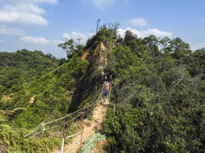 稜線上的火炎山登山山徑