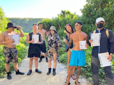 本處前往綠島知名景點，如彎弓洞等地向浮潛遊客宣導森林防火重要性。