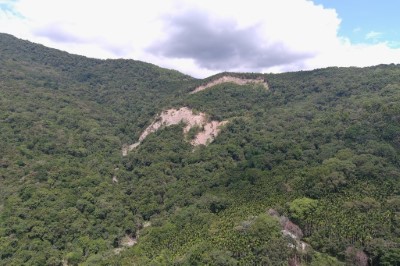 舞鶴崩塌地