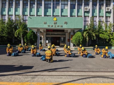 新竹林區管理處國家森林救火隊進行裝備檢查及操作演練，儲備森林火災防救能量