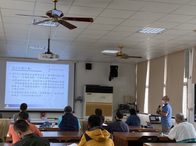 竹東站與林農有約說明會，現場宣導說明(攝影新竹林區管理處楊韻平)