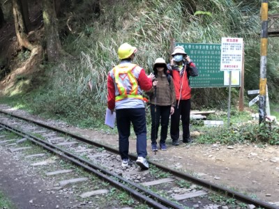 勸導民眾勿行走營運中鐵路以免觸法