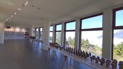 館內可觀賞到塔山四季風景