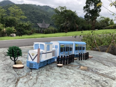 池南蹦蹦車紙模型