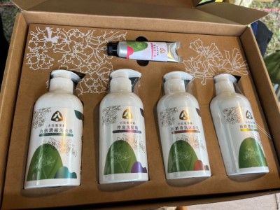 小花蔓澤蘭產品禮盒