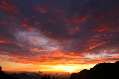 阿里山國家森林遊樂區雲海晚霞