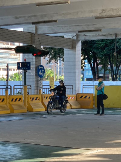 騎乘循環檔機車