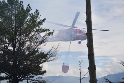 空勤總隊協助空中灑水搶救