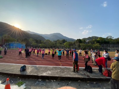 大臺南登山協會表示從事山林活動不僅要遵守「無痕山林」原則，上山前更需要充分做好體能準備及登山路線的規劃