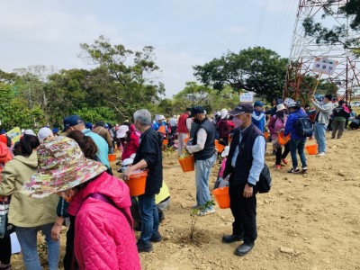 湖口鄉鄉親們攜手植樹綠化環保公園2