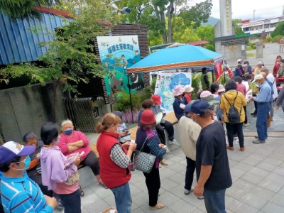 贈苗活動民眾參與踴躍
