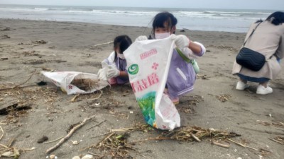 向海致敬從小做起、愛護地球向下扎根