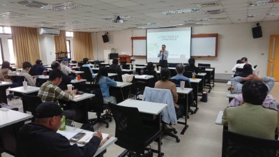 新竹市政府政風處李志強副處長講解有關落實建立誠信經營之企業文化(新竹林管處提供)