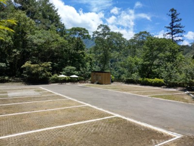 小客車停車格