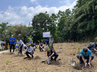 羅東林管處、保七四大隊及基隆警察二分局同仁一起植樹