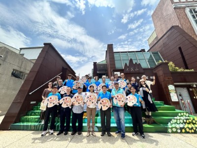 火炎山生態教育館彩繪階梯主題為展現「淺山生態系及里山精神」(火炎山生態教育館提供)