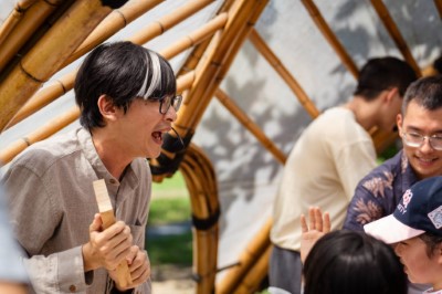 《木頭魔法Hinoki》環境互動劇，引導親子穿梭嘉義製材所各建築物間
