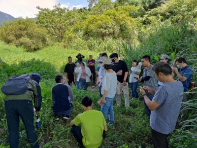 大東河畔現場實地認識常見河濱植物(林業署新竹分署吳技正雲瑞提供)