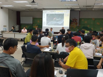 林業保育署屏東分署分署長楊瑞芬主持綜合座談