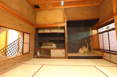 貴賓館東側和館01座敷-牆面為黑砂壁及京壁