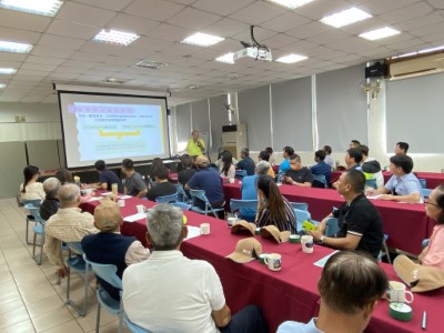 新竹分署以淺顯易懂之簡報圖卡說明最新林業及保育政策(林業保育署新竹分署提供)