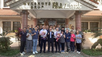 關山站主任交接儀式合照