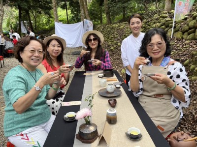 活動邀請茶藝老師教學茶道與品茗