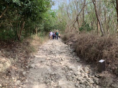 半屏山瞭望台道路1