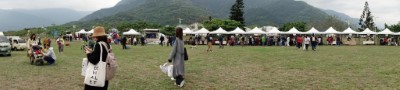「一起集點樹」花蓮縣區域植樹活動「森市集x希柏市集」，吸引近千名鄉親走出戶外，一起植樹、護樹、贈苗、移除銀合歡及逛市集。
