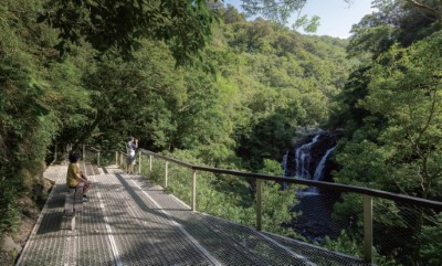 瀑布步道觀景平台