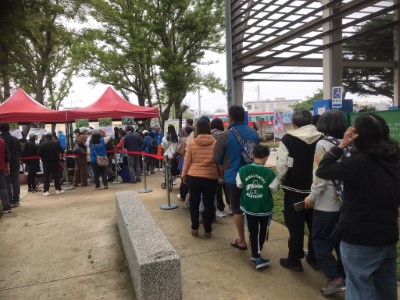 在地鄉親民眾排隊領取苗木盛況(照片提供新竹分署)