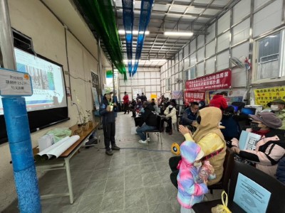向長興部落介紹原生苗木之情形(林業保育署新竹分署提供)