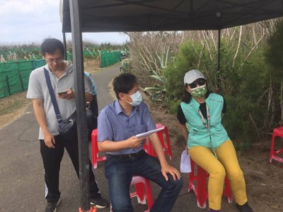 林業及自然保育署屏東分署分署長楊瑞芬（右）與澎湖縣政府消防局進行意見交流2