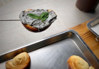 將昆蟲高溫酥炸再磨成碎片做成抹醬，讓學員減少對食蟲的恐懼感