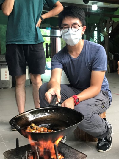 將昆蟲高溫酥炸料理
