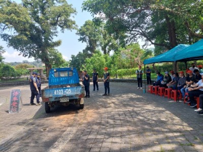 模擬撿拾期間設置檢查站攔查載運漂流木車輛
