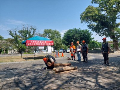模擬現場發現漂流木進行辨識檢尺