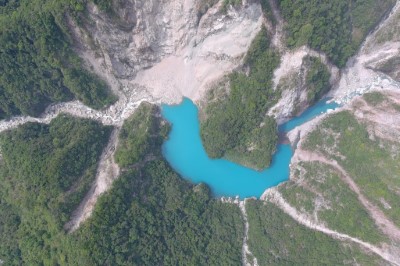 堰塞湖空拍