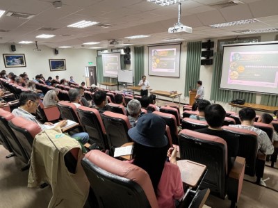林業保育署臺中分署針對各機關第一線防災人員，進行漂流木辨識教育訓練，以加速樹種辨識、註記等集運流程