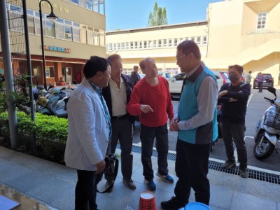 張分署與林農洽談林地問題