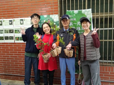 大溪工作站同仁與社區居民合照(林業保育署新竹分署提供)