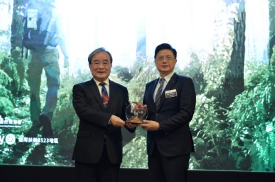 農業部胡忠一政務次長致贈感謝狀感謝國際扶輪社3523地區長期以來對森林護管人員及森林、保育的重視及支持
