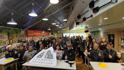 桃園市拉拉山生態旅遊協會與會者合影（林業保育署新竹分署提供）