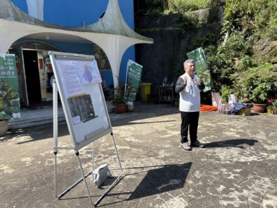 開場新竹分署周秘書以哲致詞植樹月種樹之重要性。(林業保育署新竹分署提供)